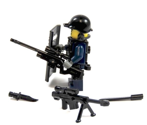 CustomBricks Figure SWAT with Weapen made of LEGO bricks